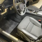 Anteriore interno auto pulito